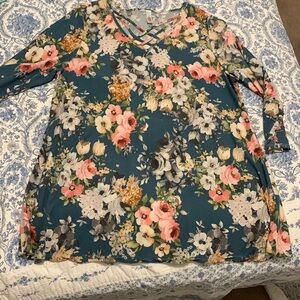 Floral tunic top